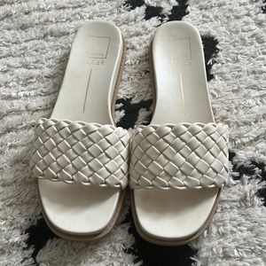 Dolce vita Grazie Sandals. COLOR:
IVORY STELLA